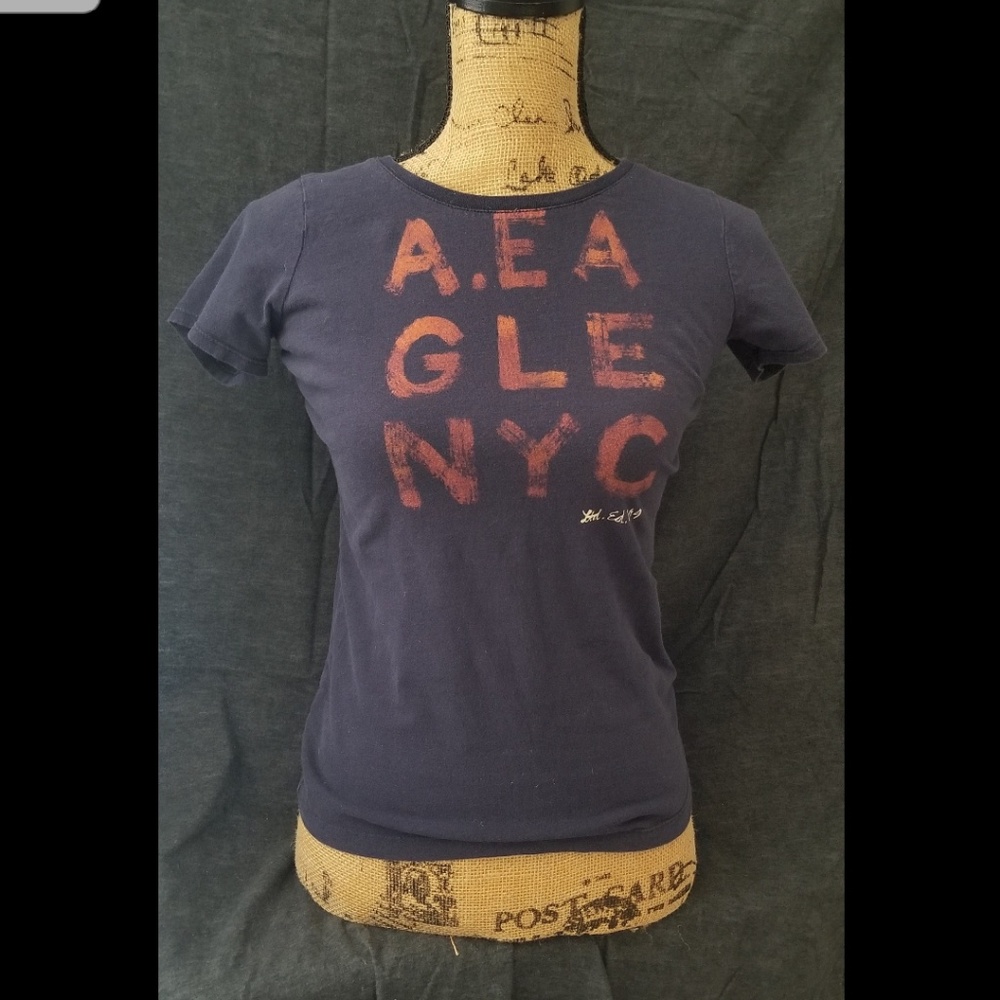 American Eagle Outfitters Tshirt